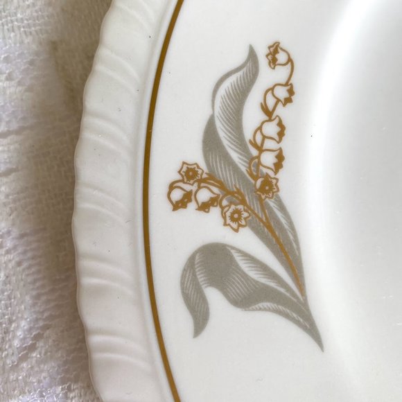 Enchantment Hanover China, Set of 3 Plate - Lily Of The Valley, Silver Leaves - Picture 3 of 5